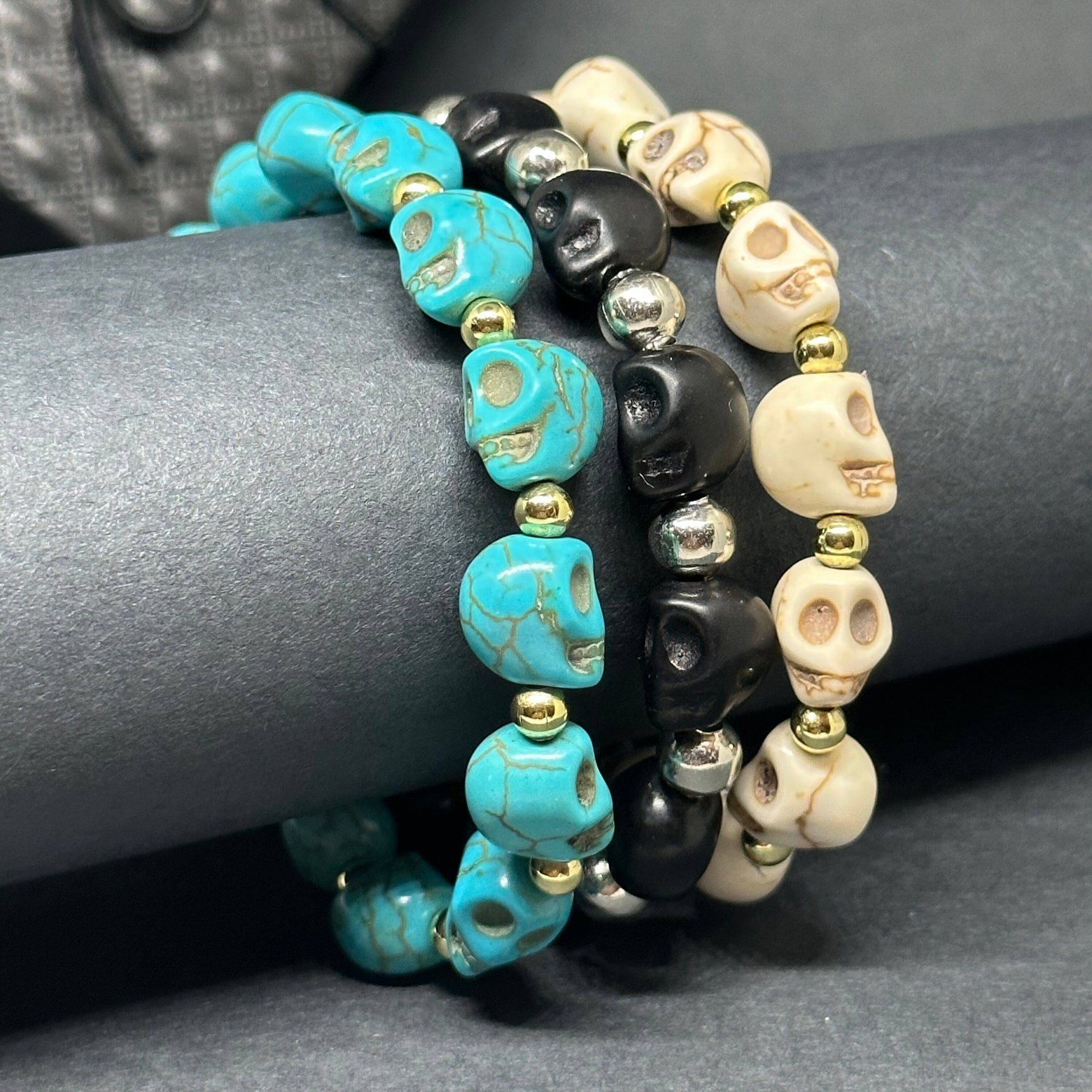 Beaded Skull Bracelet Set Stacked - Multilayered Unisex Wristband Skull and Metallic Silver Gold Round Beads Skull Jewelry Fashion Calaveras