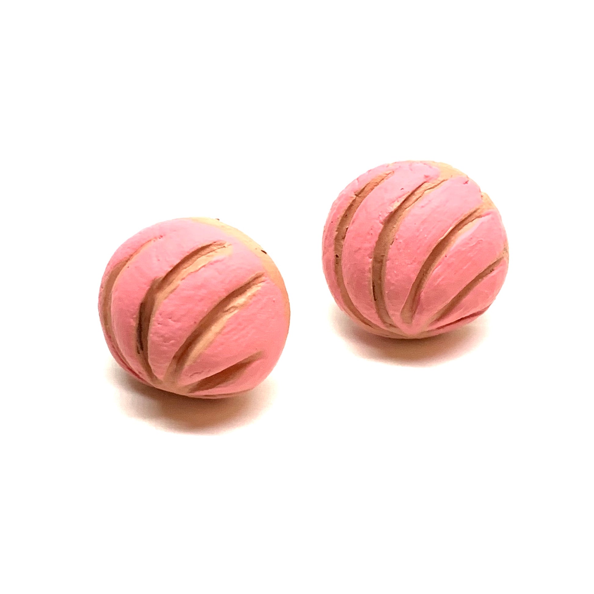 Pink concha clay stud earrings. Mexican pan dulce sweet bread food jewelry. Strayberry. Mexico folk art. Aretes para mujer hechos a mano. Handmade Frida Kahlo inspired pendants