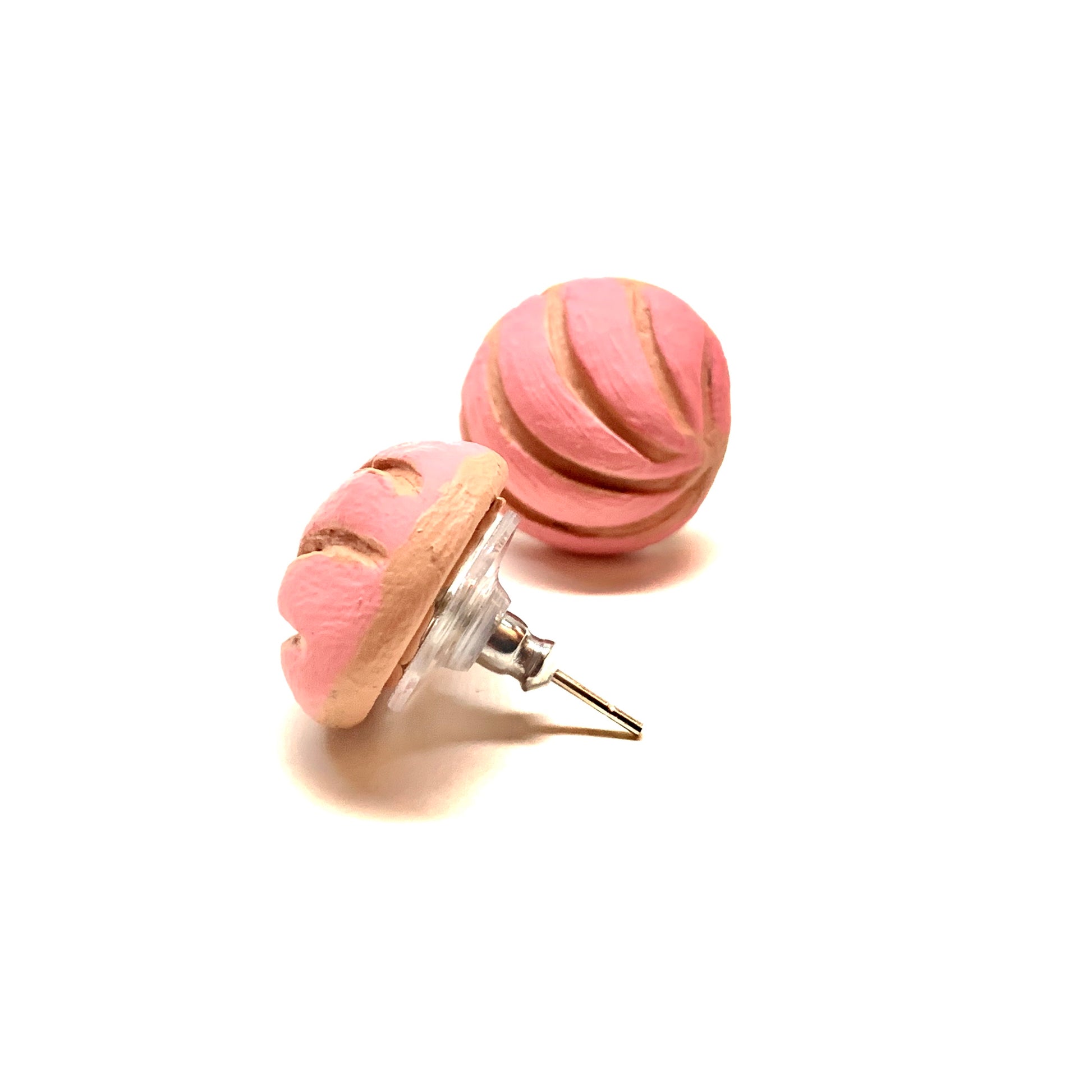 Pink concha clay stud earrings. Mexican pan dulce sweet bread food jewelry. Strayberry. Mexico folk art. Aretes para mujer hechos a mano. Handmade Frida Kahlo inspired pendants