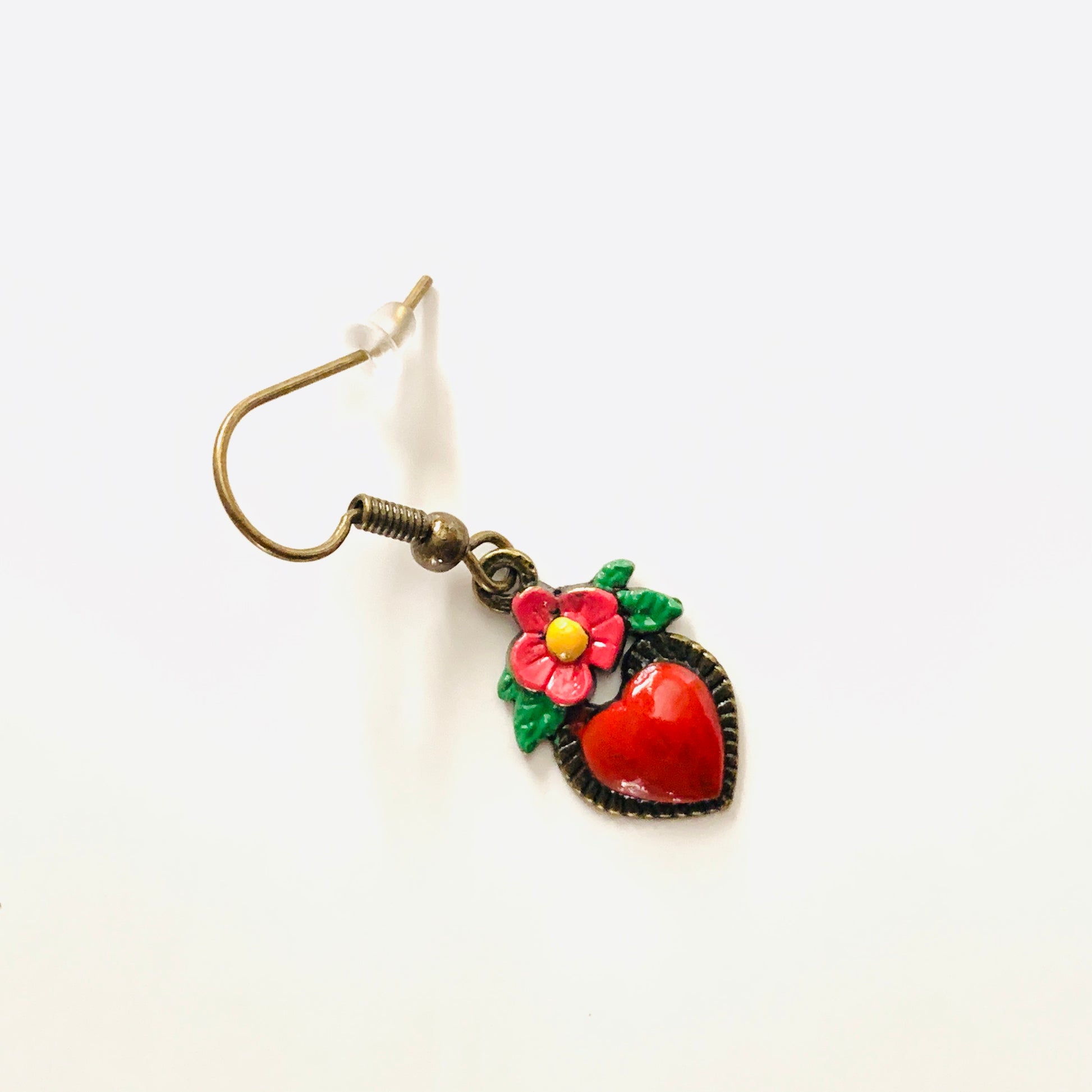 Bronze hand painted heart and flower earrings. Red, pink, green, and yellow paint. Mexican earrings. Mexican jewelry for fridamaniacs, fridalovers, fridamania. Frida Kahlo. Mother's Day gift.