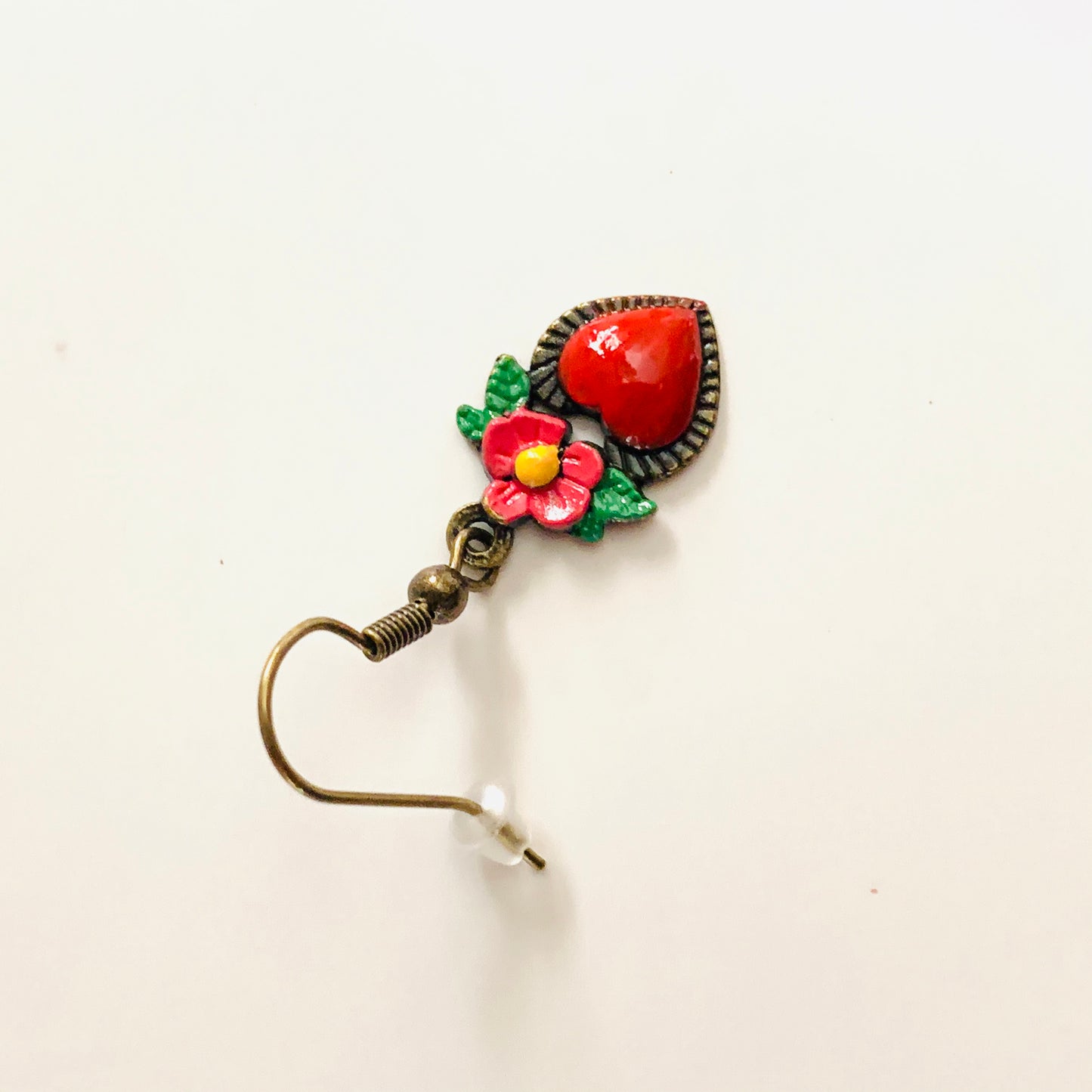 Bronze hand painted heart and flower earrings. Red, pink, green, and yellow paint. Mexican earrings. Mexican jewelry for fridamaniacs, fridalovers, fridamania. Frida Kahlo. Mother's Day gift.