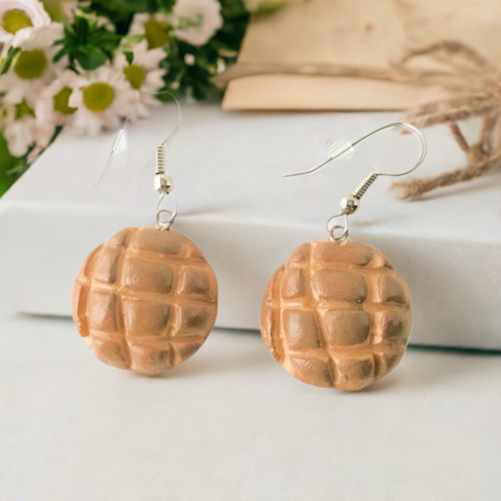 Cute chocolate clay concha earrings for girls, fridamaniacs, fridalovers, Mexican earrings, Mexican jewelry