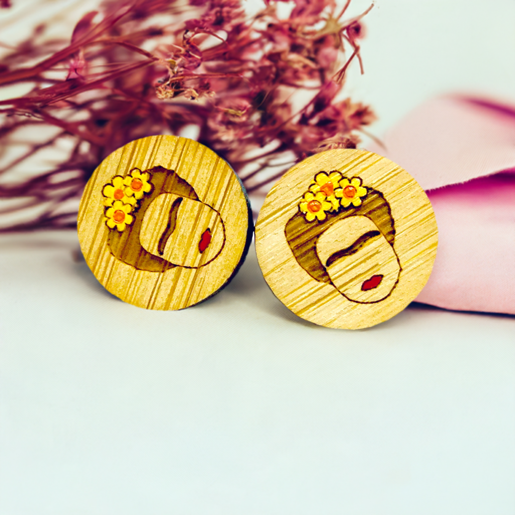Bamboo Frida Kahlo stud earrings for girls. Mexican earrings. Mexican jewelry