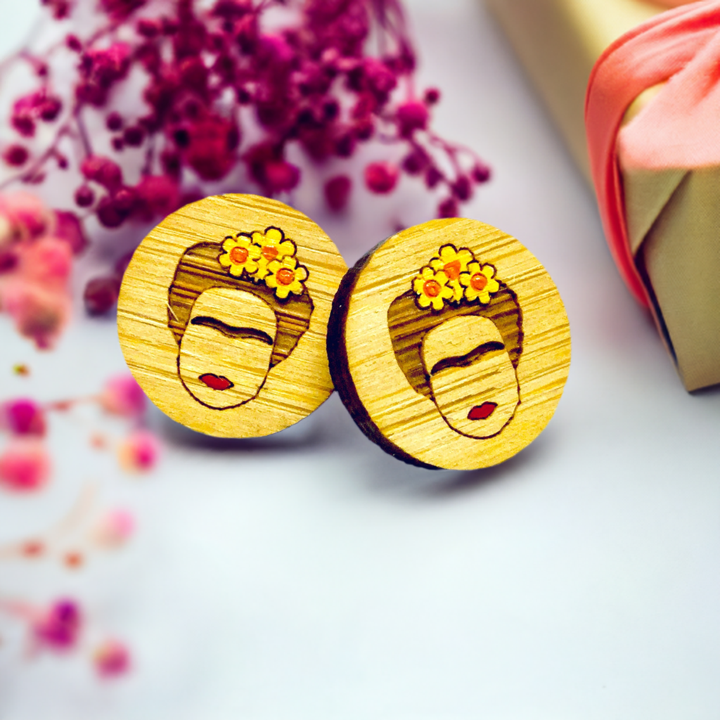 Bamboo Frida Kahlo stud earrings for girls. Mexican earrings. Mexican jewelry
