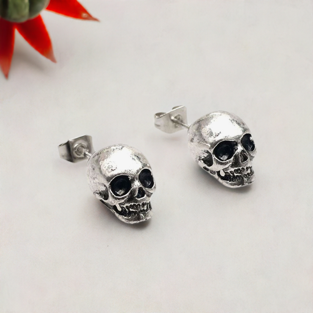 Men's Silver Skull Stud Earrings. Rustic silver skull earrings for men and girls. Skull jewelry. Mexican earrings. Mexico silver earrings. Frida Kahlo inspired unisex jewelry. Cool and original gift idea.