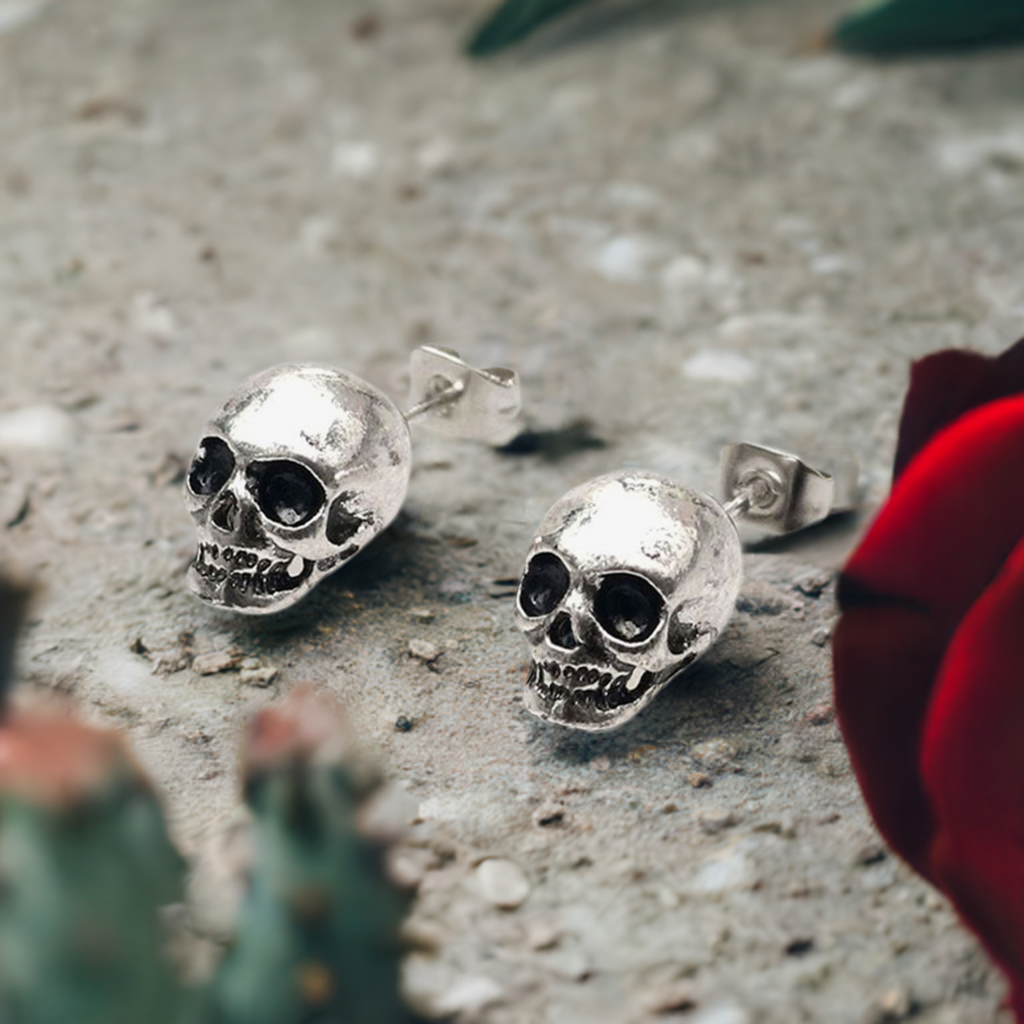 Men's Silver Skull Stud Earrings. Rustic silver skull earrings for men and girls. Skull jewelry. Mexican earrings. Mexico silver earrings. Frida Kahlo inspired unisex jewelry. Cool and original gift idea.