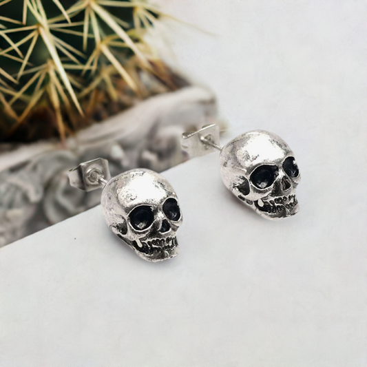 Men's Silver Skull Stud Earrings. Rustic silver skull earrings for men and girls. Skull jewelry. Mexican earrings. Mexico silver earrings. Frida Kahlo inspired unisex jewelry. Cool and original gift idea.