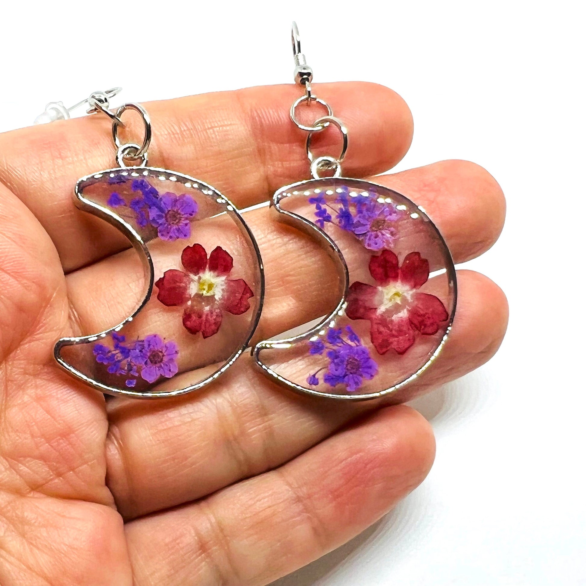 Lovingly Crafted Moon Shape Earrings with Wild Dried Flowers Frida Inspired Jewelry Summer Fashion Casual Outfit Girls Women Cute Gift Idea