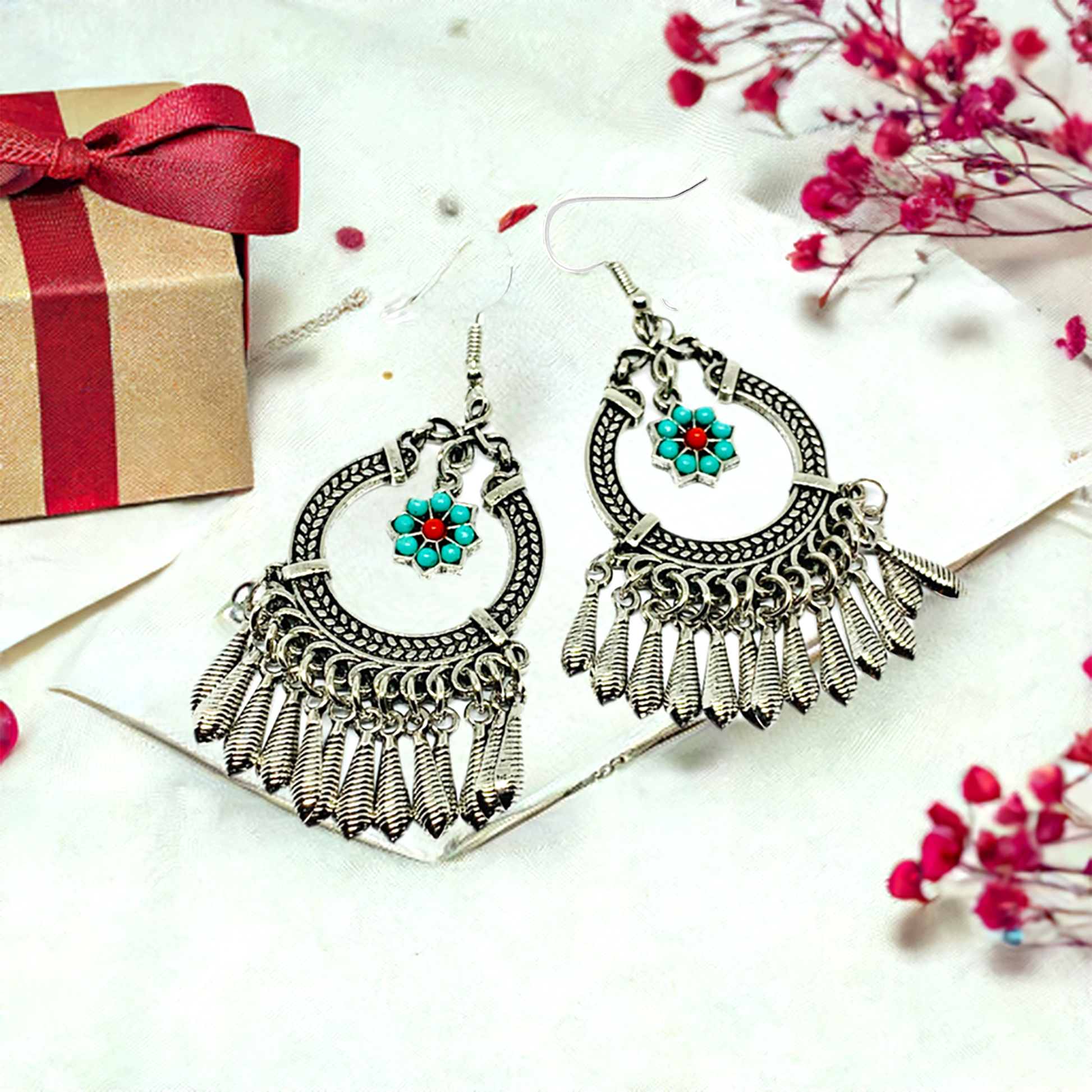 Mexican Silver tone chandeleir drop and dangle earrings with turquoise color beaded daisy flower for women. Mexican earrings. Mexican jewelry for fridamaniacs, fridalovers. Light weight statement earrings. Mexico folk art to wear.