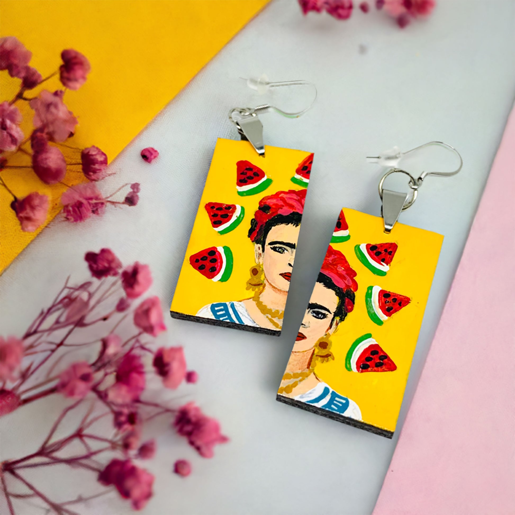 Frida Kahlo viva la vida watermelon earrings. Mexican earrings. Mexican jewelry. Hand painted earrings uniquely designed by Mexico artisan jewelry for fridamaniacs, fridalovers, fridamania, frida fans women and girls. Gorgeous and original gift idea.