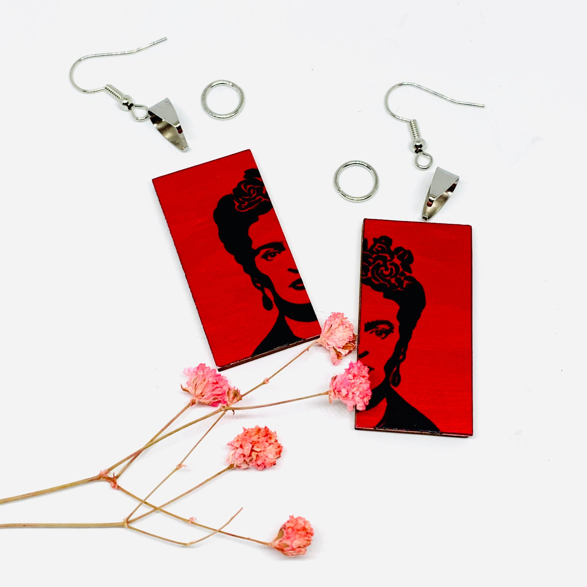 Frida Kahlo inspired earrings made of wood and hand painted. Stencil style art to wear. Red and Black. Trendy women and girls fashion. Mexican jewelry