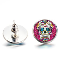 Bright pink sugar skull stud cabochon earrings. Mexican folk art jewelry. Skull-Skeleton accessories. Dia de los muertos joyeria mexicana. Aretes calaveras de azucar para mujer