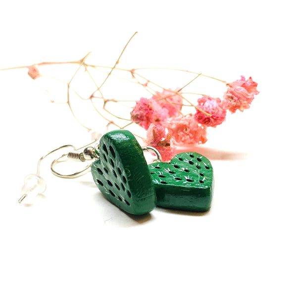 Cactus Heart Earrings: Handmade & Hand painted cactus heart (corazon de nopal) earrings made of natural clay by Fridamaniacs for Fridalovers. Mexican jewelry inspired by Frida Kahlo created by Claywelry. Women and girls gift idea