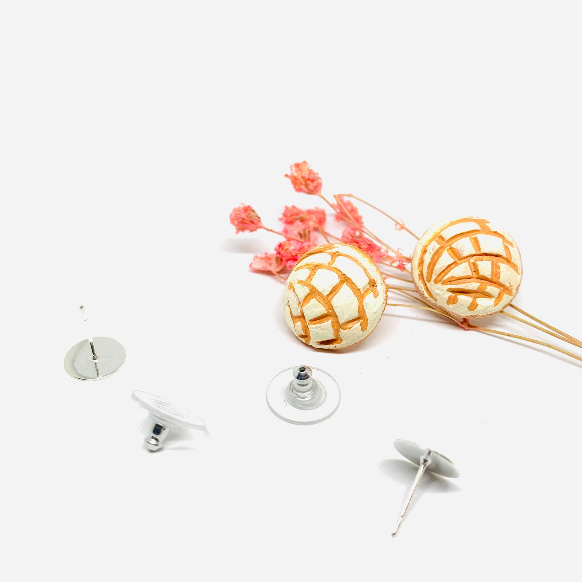 Vanilla Clay Concha Stud Earrings Mexican Food Jewelry Handcrafted HandPainted Mexico FolkArt Girl Birthday Gift Idea Conchitas Aretes Barro