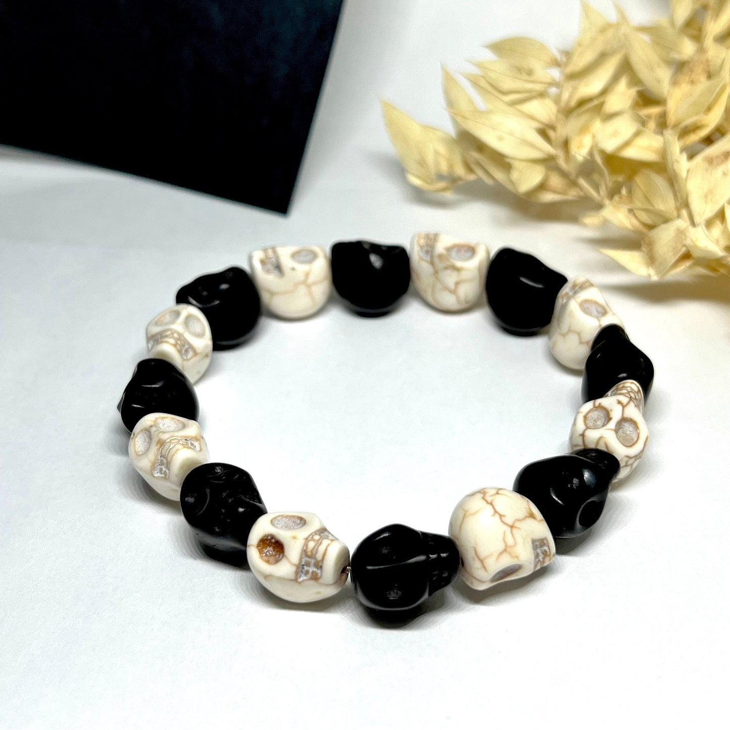 Skull Beaded Wristband Bracelet Black and White Beads Unisex Day of the Dead Jewelry Gift for Him or Her Halloween Fashion Calaveras Pulsera