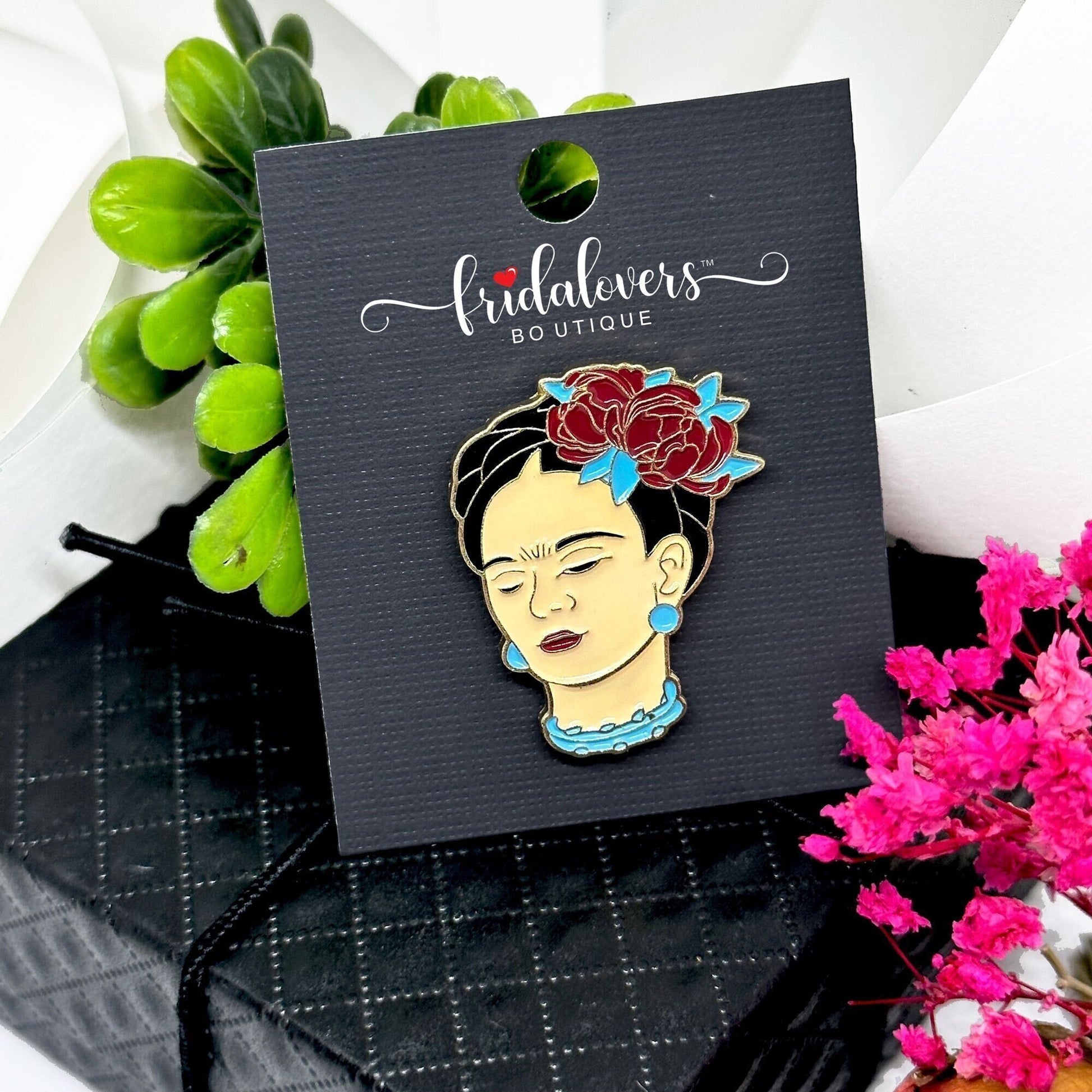 Chic Frida Enamel Pin Mexican Artist Inspired Brooch Floral Women and Girls Frida-Fans Cool Gift Idea Casual Fashion Accessory Broche Mujer