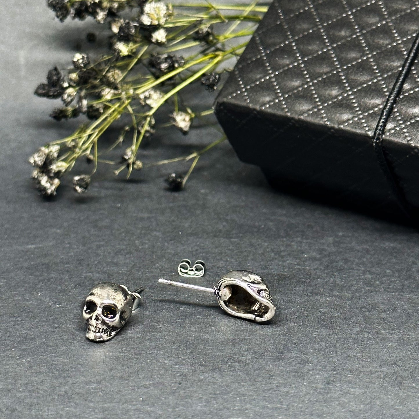 Rustic Silver Skull Earrings Vintage Punk Rock Tattoos Unisex Fashion Style Studs Women Men Skull Jewelry Halloween Pendants Calavera Aretes