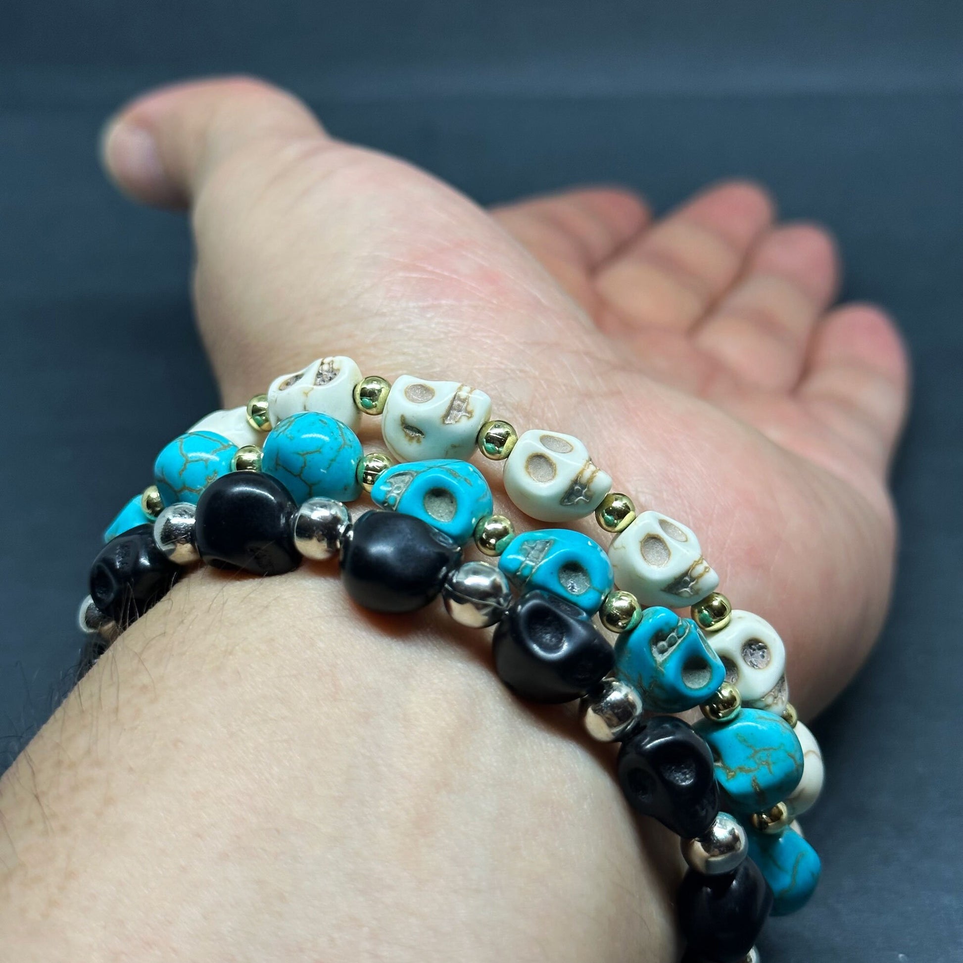 Stretch Turquoise Rustic Skull Beaded Bracelet Skulls Wristband Gold Metallic Tone Beads Unisex Day of the Dead and lloween Fashion Casual