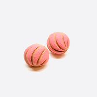 Pink concha clay stud earrings. Mexican pan dulce sweet bread food jewelry. Strayberry. Mexico folk art. Aretes para mujer hechos a mano. Handmade Frida Kahlo inspired pendants